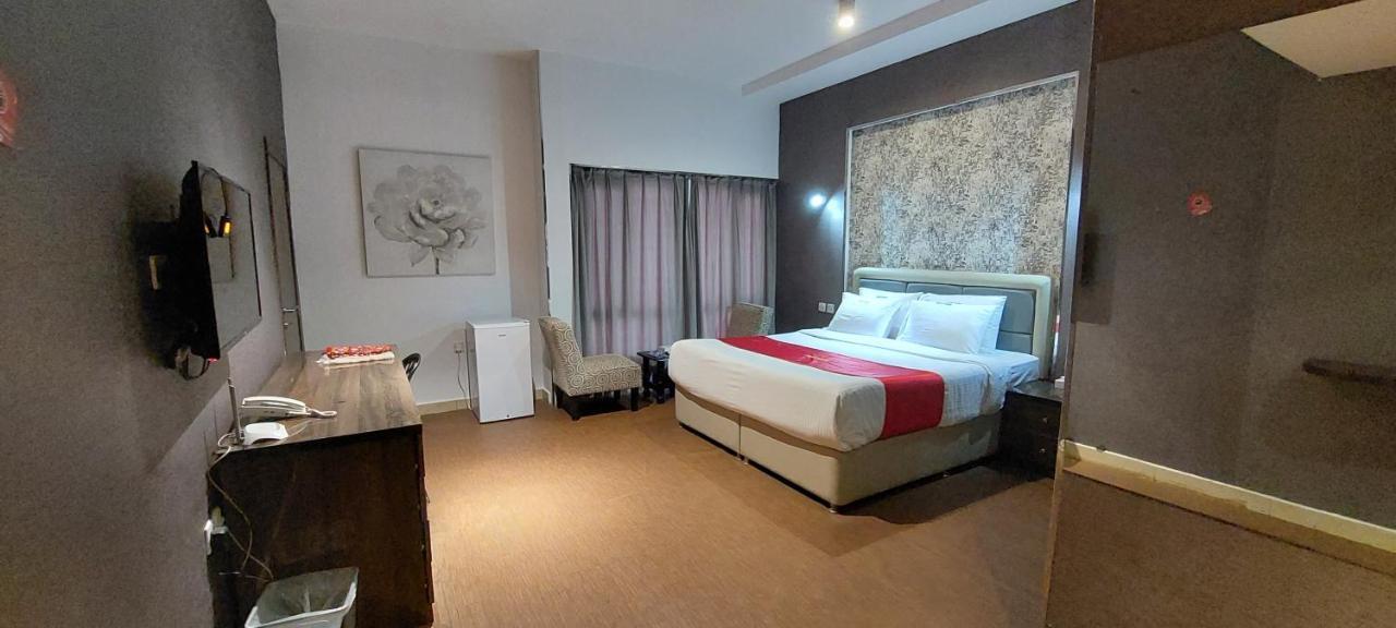 Eman House Aparthotel ซาลาลาห์ ภายนอก รูปภาพ
