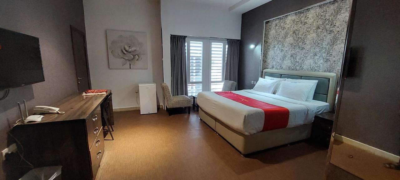 Eman House Aparthotel ซาลาลาห์ ภายนอก รูปภาพ