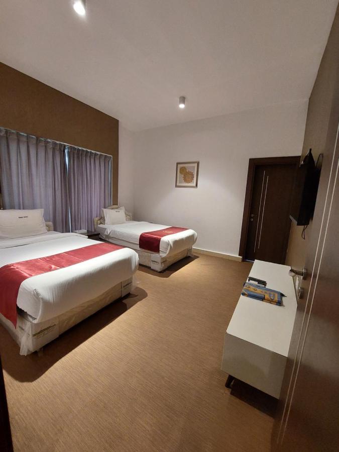 Eman House Aparthotel ซาลาลาห์ ภายนอก รูปภาพ
